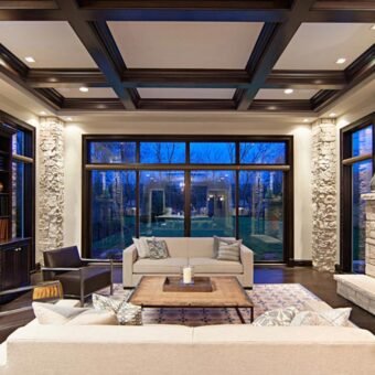 House in 522 N Bonnie Brae St